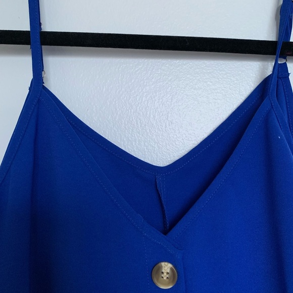 *NWOT* Sleeveless v-neck dress with large brown buttons - Picture 3 of 4